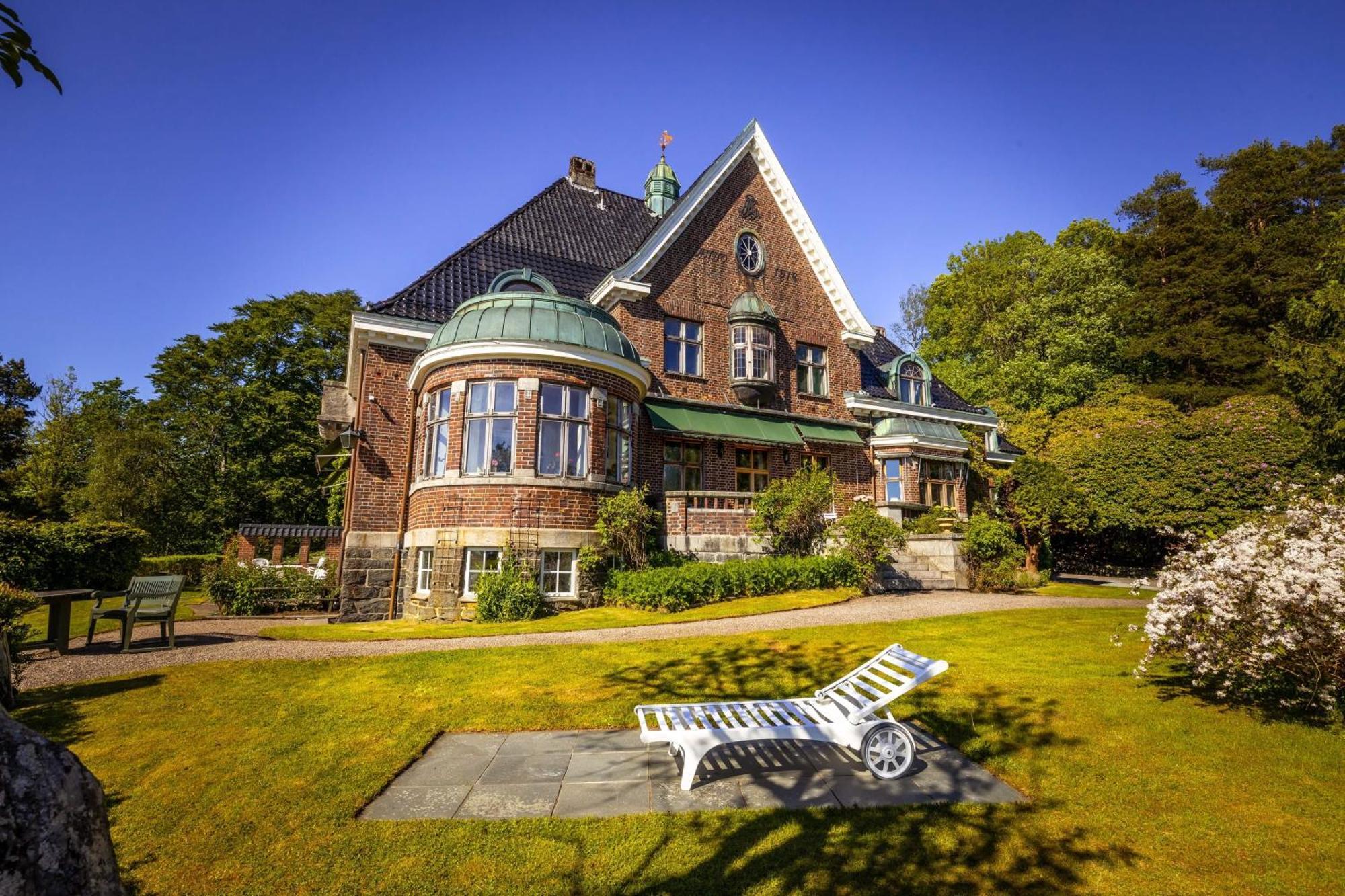 Unique Victorian Villa With Private Coastline Bergen Esterno foto