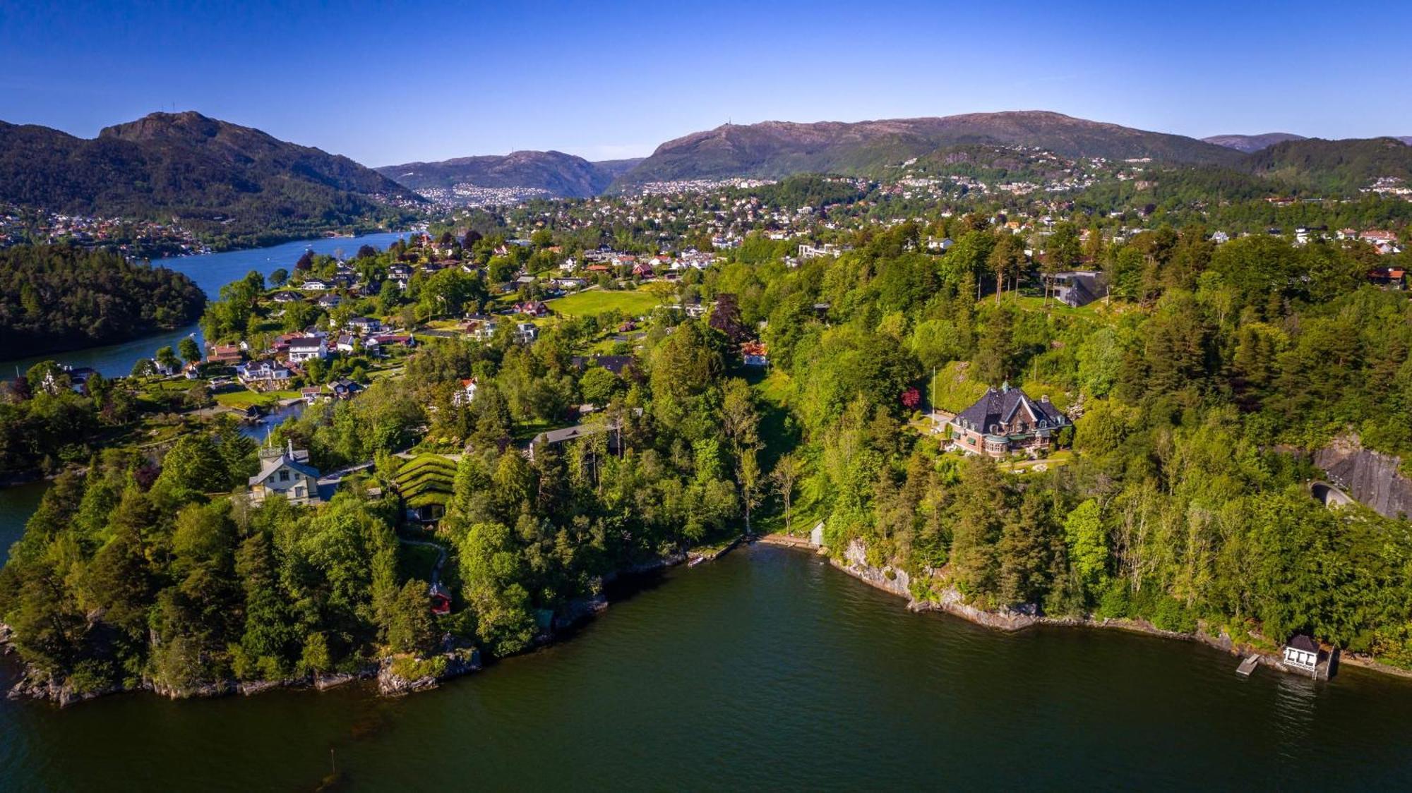 Unique Victorian Villa With Private Coastline Bergen Esterno foto